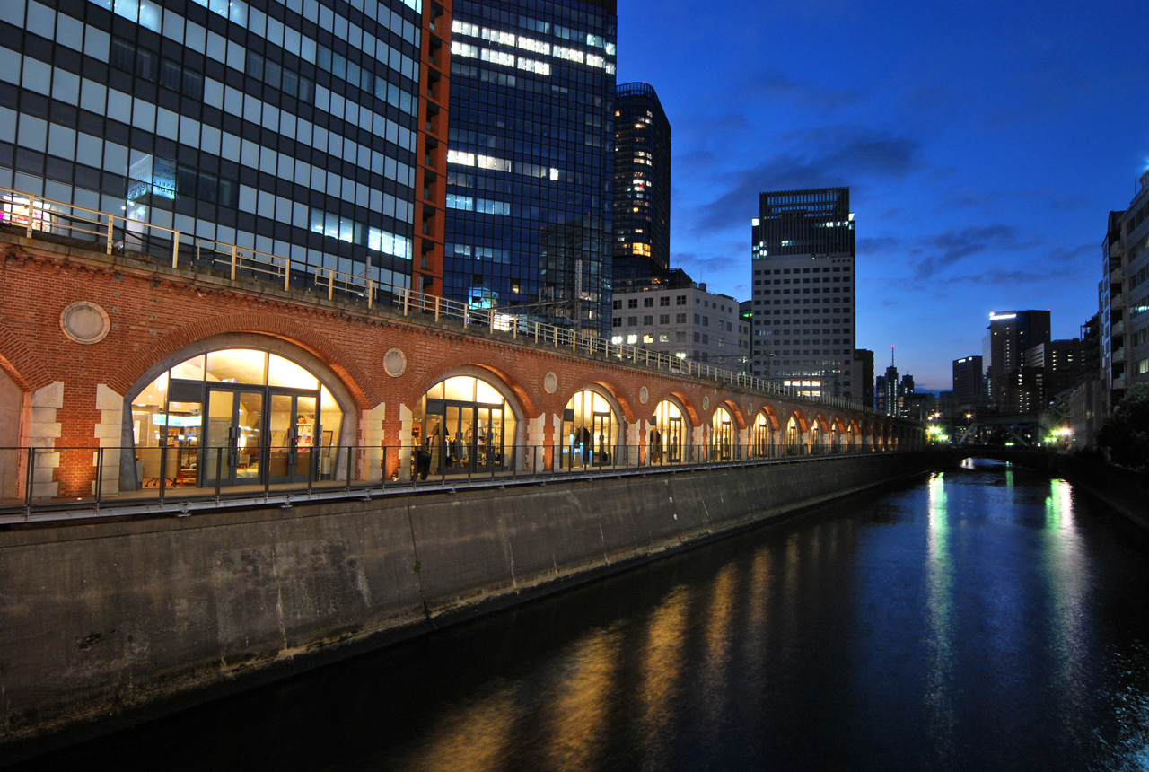 mAAch ecute 神田万世橋