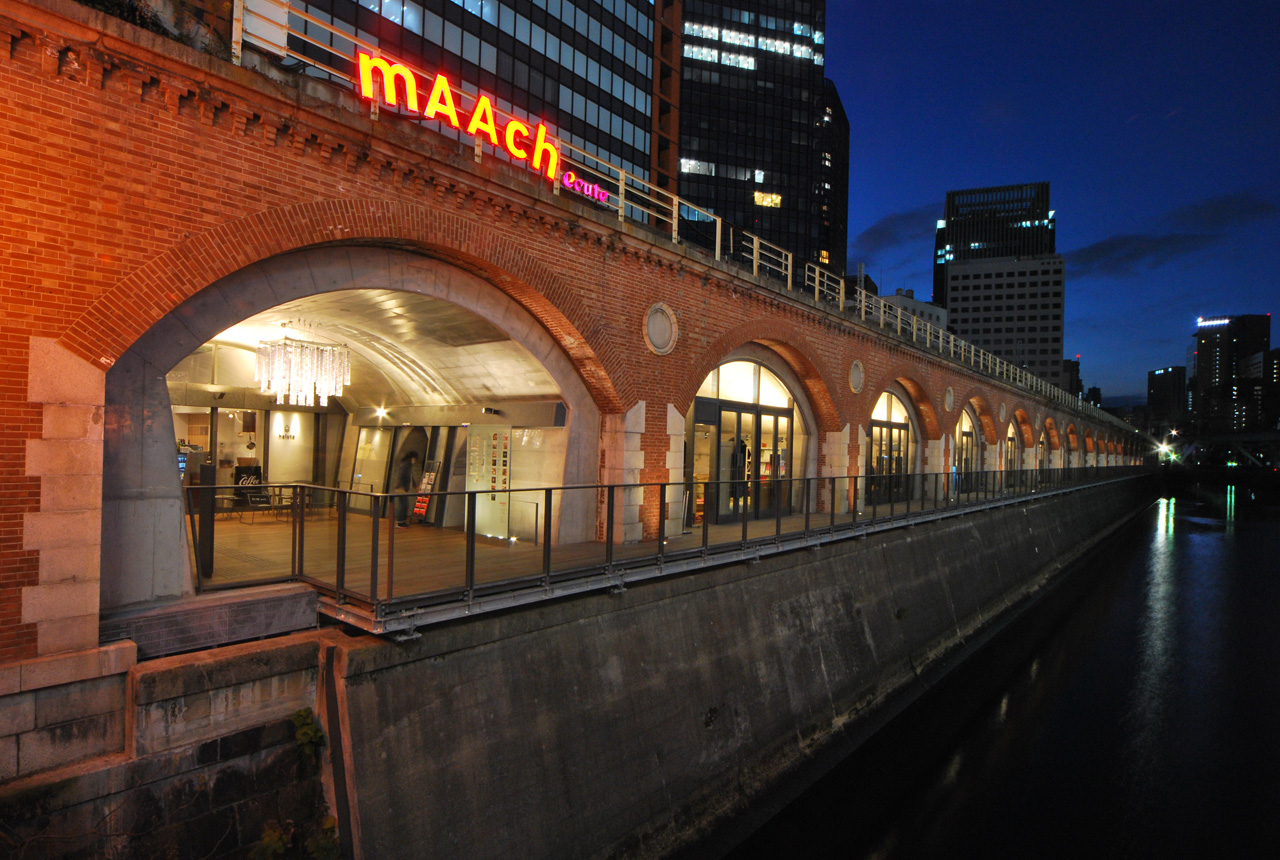 mAAch ecute 神田万世橋